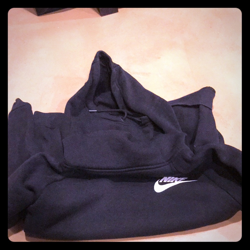 Size s EUC black Nike sweatshirt